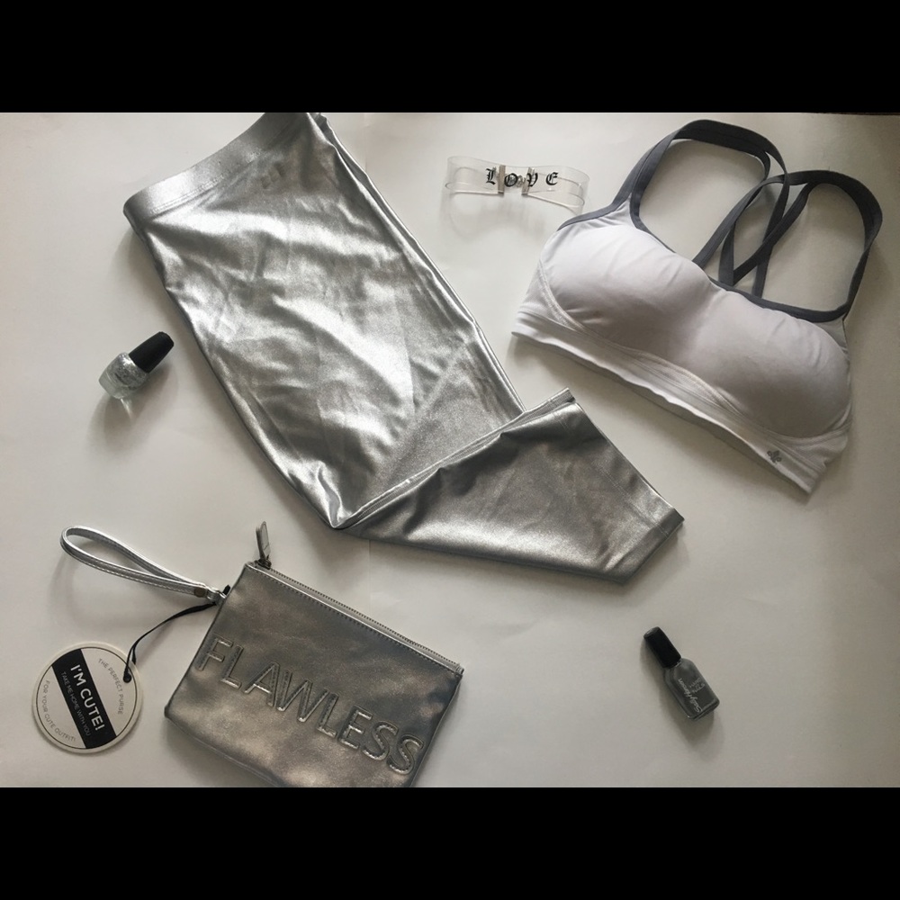 BeBe Sports Capri Leggings